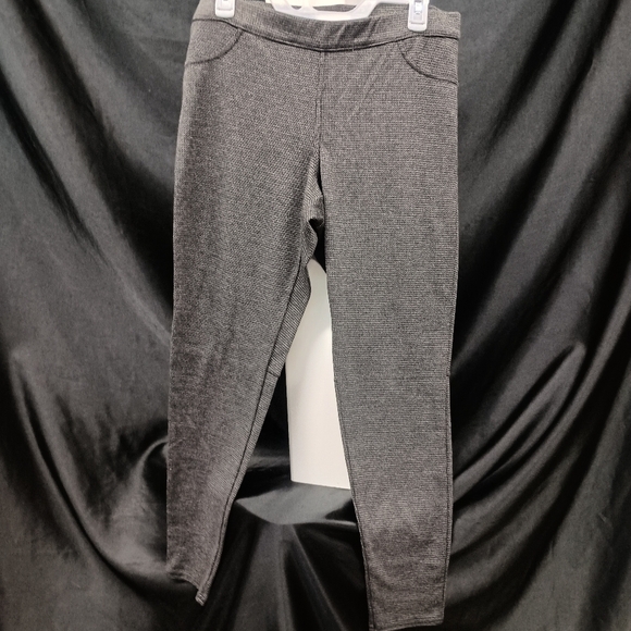 Gray Textured Leggings - Picture 1 of 10